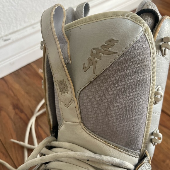 Grey Lamar Snowboard Boots - Picture 3 of 6
